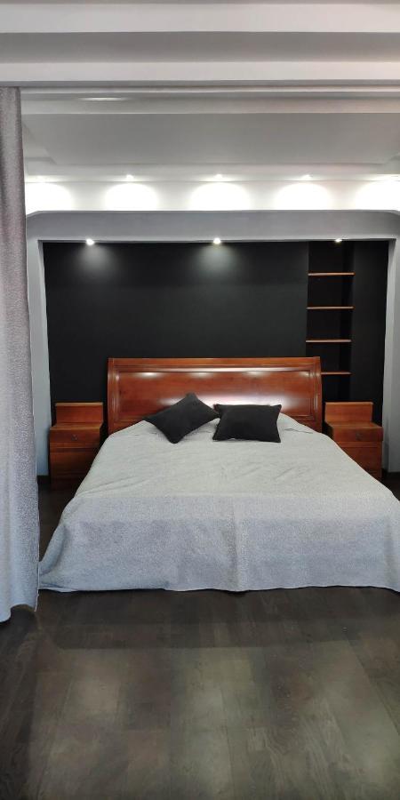 Apartment on Nazarbayeva 77 Almati Kültér fotó