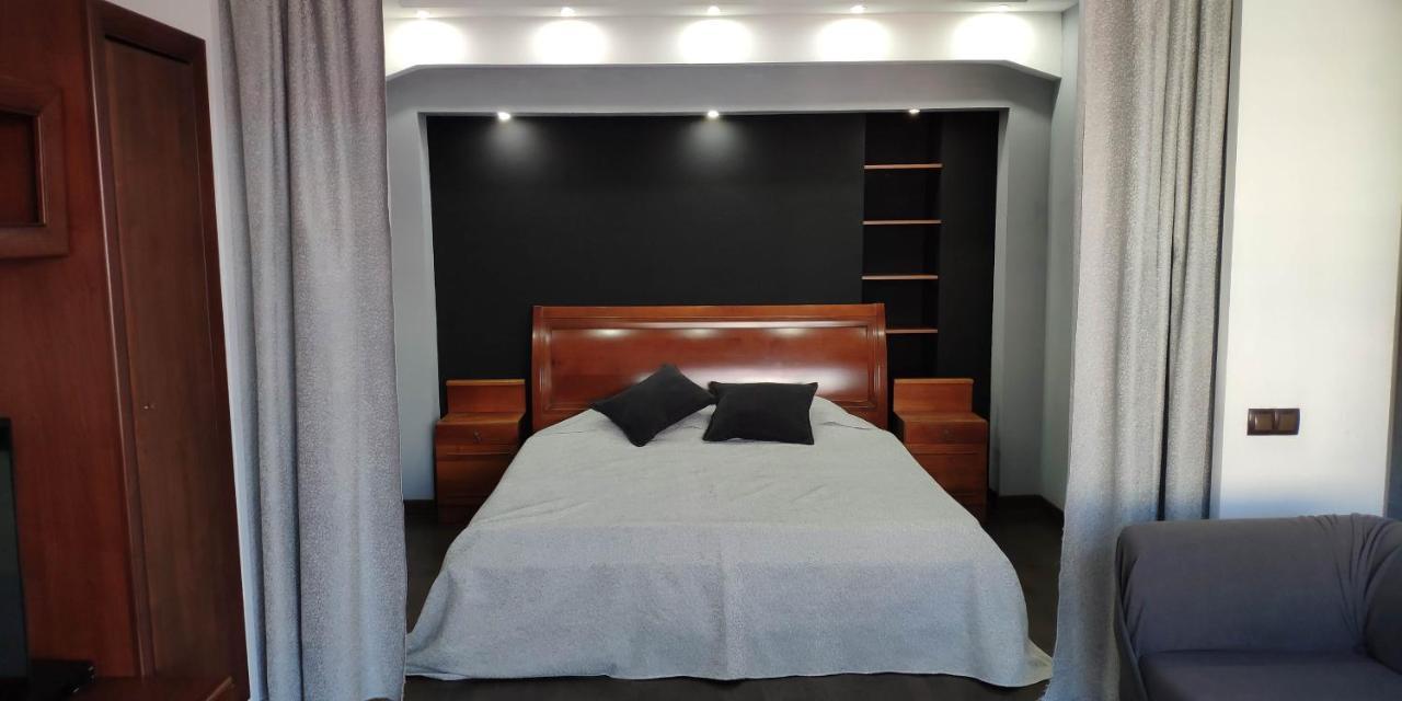Apartment on Nazarbayeva 77 Almati Kültér fotó