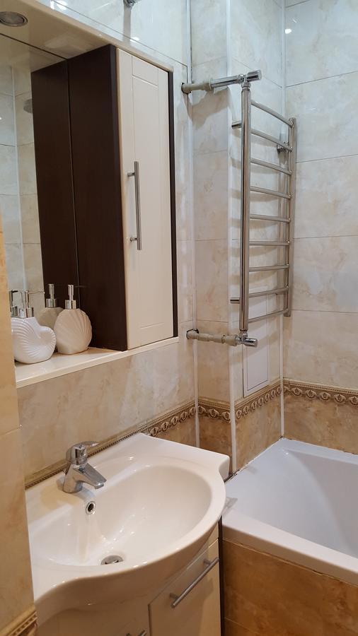 Apartment on Nazarbayeva 77 Almati Kültér fotó