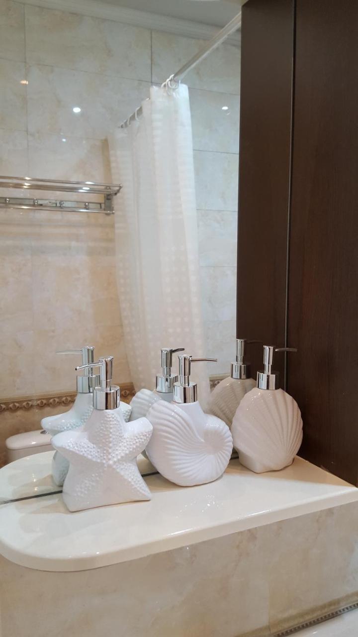 Apartment on Nazarbayeva 77 Almati Kültér fotó